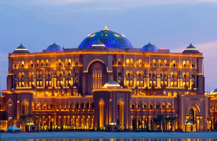 Emirates Palace, One of The Most Luxurious Hotels in The World ...